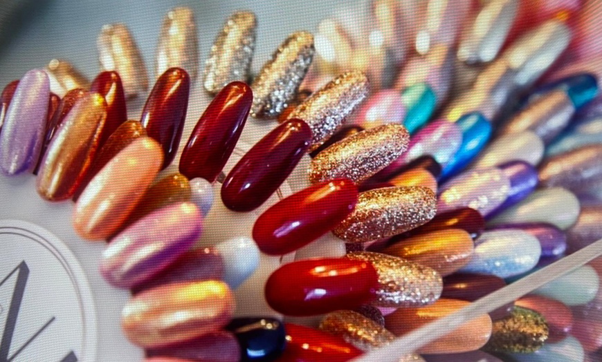 Image 1: Flawless, Long-Lasting Nails with Shellac or BIAB Treatments