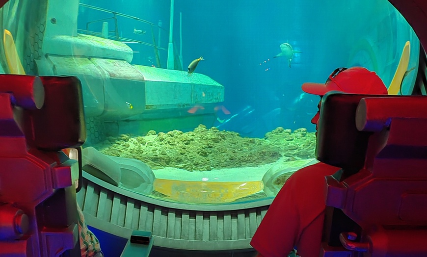 Image 2: Emirates Park Zoo, The National Aquarium or Snow Park Passes & More
