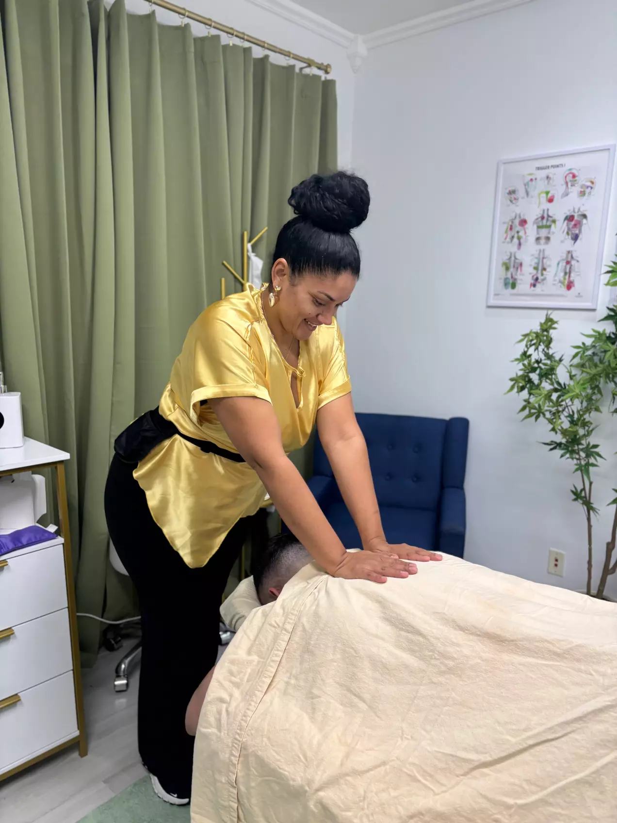 60 or 90-Min Swedish or Deep Tissue Massage & Aromatherapy at Rejujoy