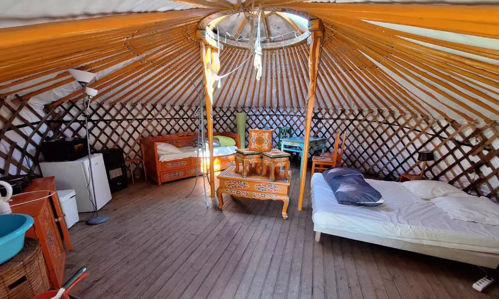 Proche Saint-Malo : yourte ou roulotte avec petit-déjeuner