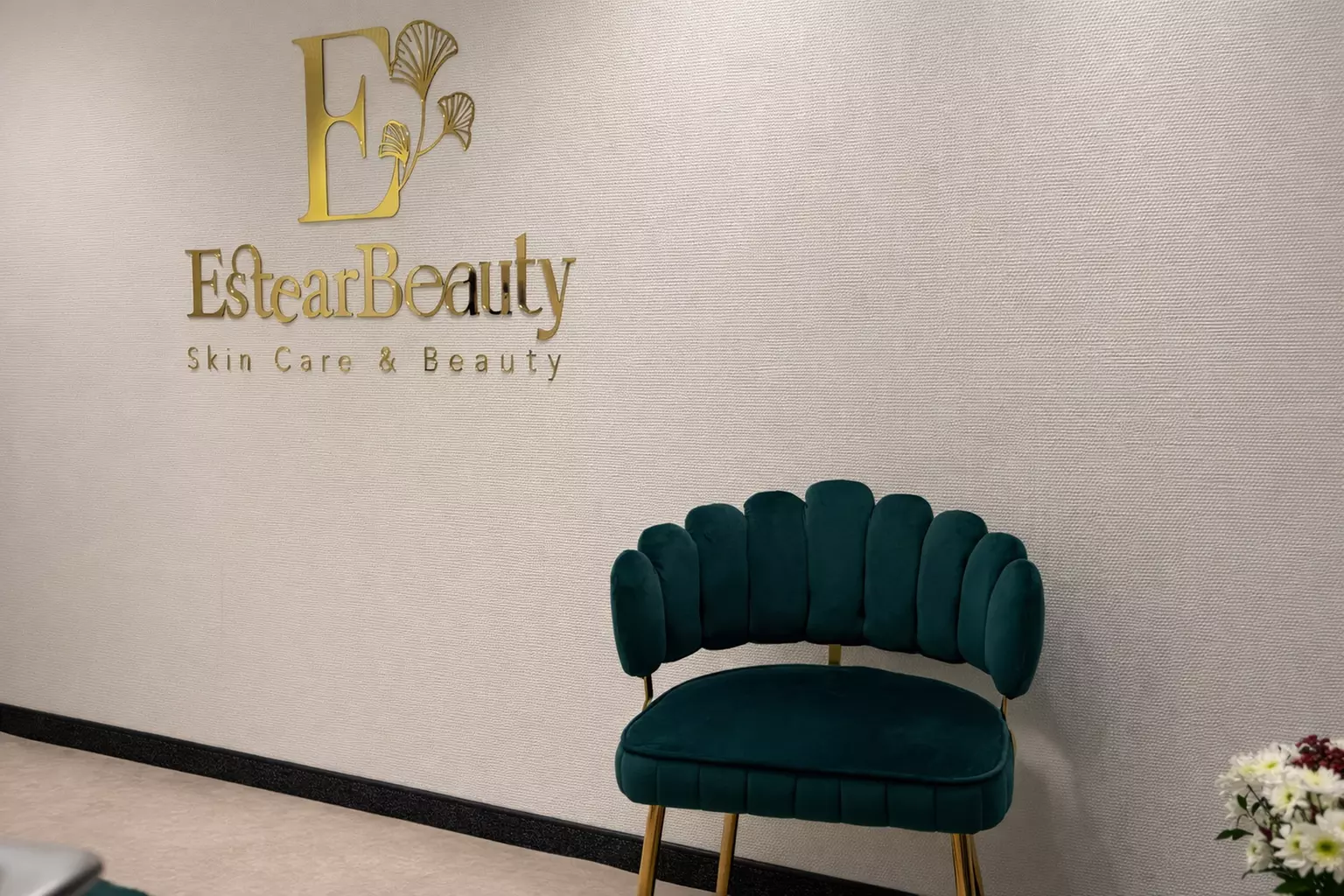 Microneedling, Aqua-Facial oder Gesichtsbehandlung für 1 Person