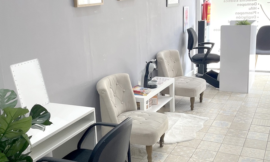 Image 4: Sesión de microblading en Estetica y Micropigmentacion Luz de Luna