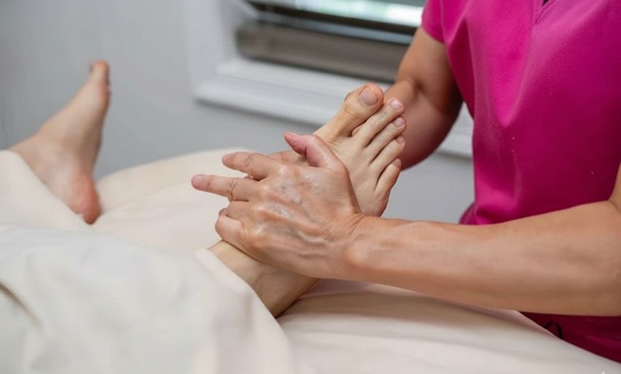 Image 3: 60/ 90-Min Swedish Massage, Aromatherapy & Oils, and Hot Stone Massage