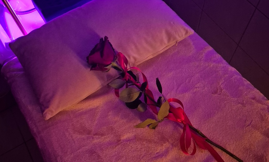 Image 2: Masaż klasyczny twarzy lub Head Spa w dwóch wariantach do wyboru 