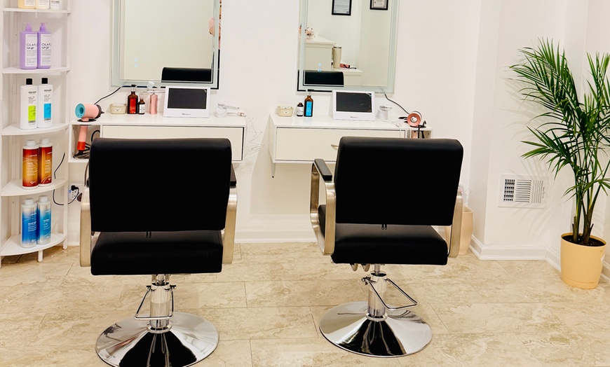 Image 5: 60 or 90-Minute Swedish Massage & Hot Stones with Optional Reflexology
