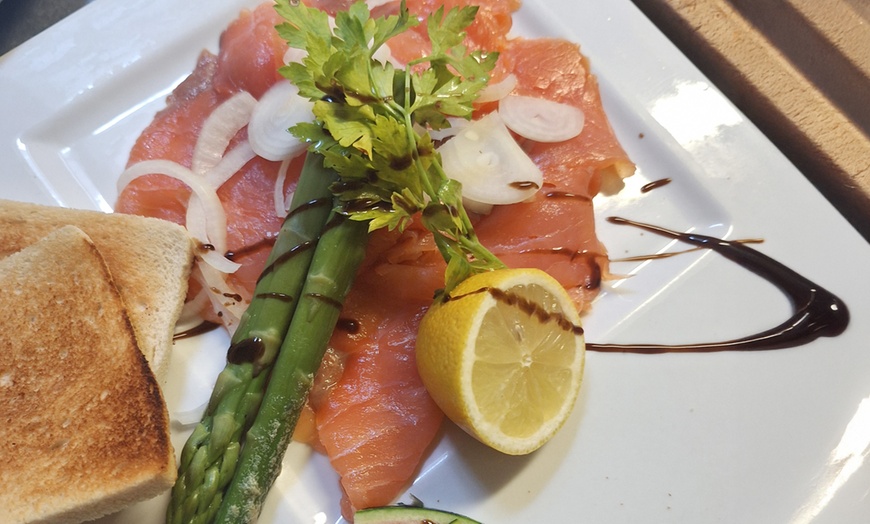 Image 2: Menu gourmand : entrée, plat et dessert avec L’Arc-en-Ciel