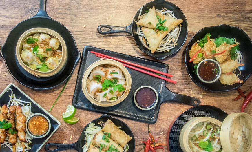 Image 2: The Noodle Bar Brussels : menu asiatique 2 services à Bruxelles
