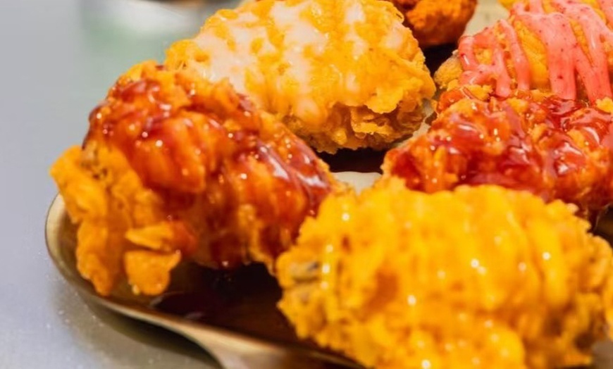 Image 4: Para 2 personas: arroces o tallarines, pollo frito, wakame o kimchi 