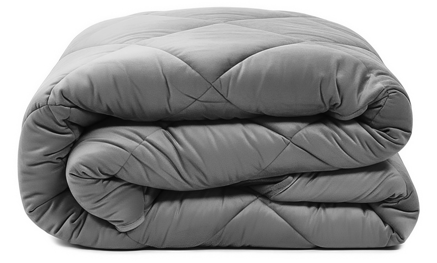 Image 2: Trapunta in velluto Irina