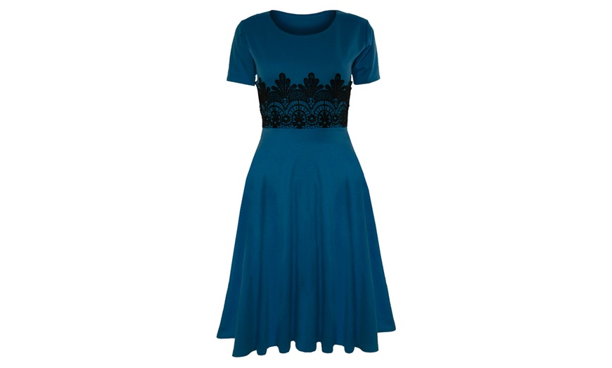 Image 7: Midi-Kleid mit kurzen Ärmeln für Damen