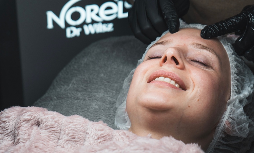 Image 2: 60 Min. Cryolift Glow Gesichtsbehandlung für 1 Person