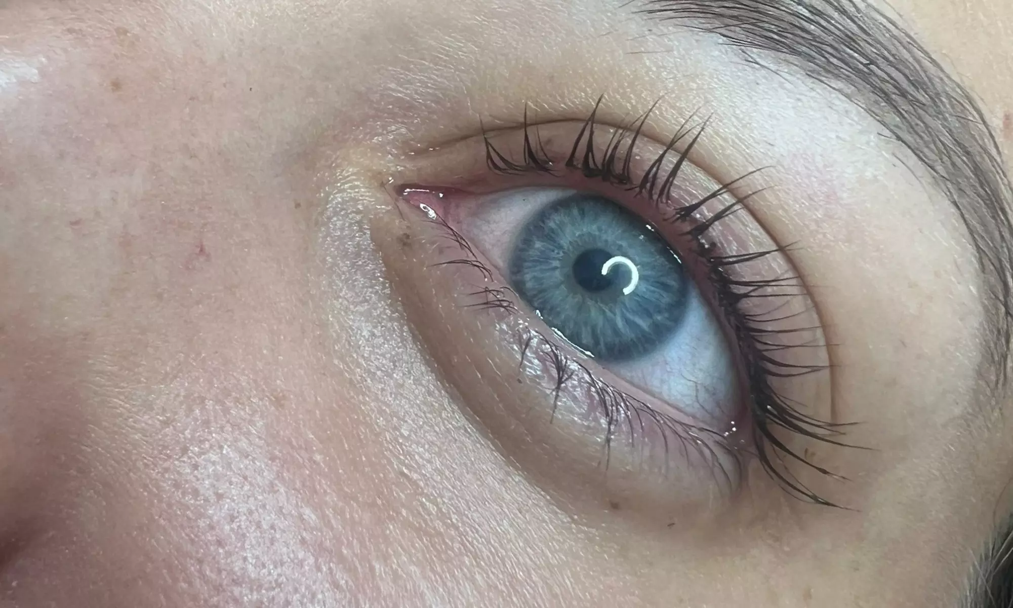 Lifting y tinte de pestañas con opción a visagismo y tinte de cejas