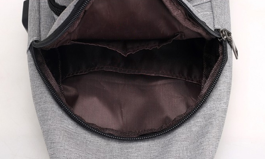 Image 12: 1 of 2 crossbody borsttas