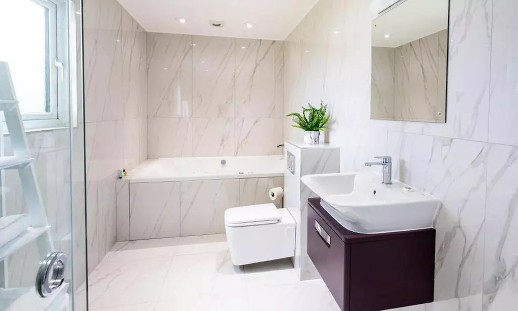 Worcestershire: Choice of Lakeview Cabin with Breakfast