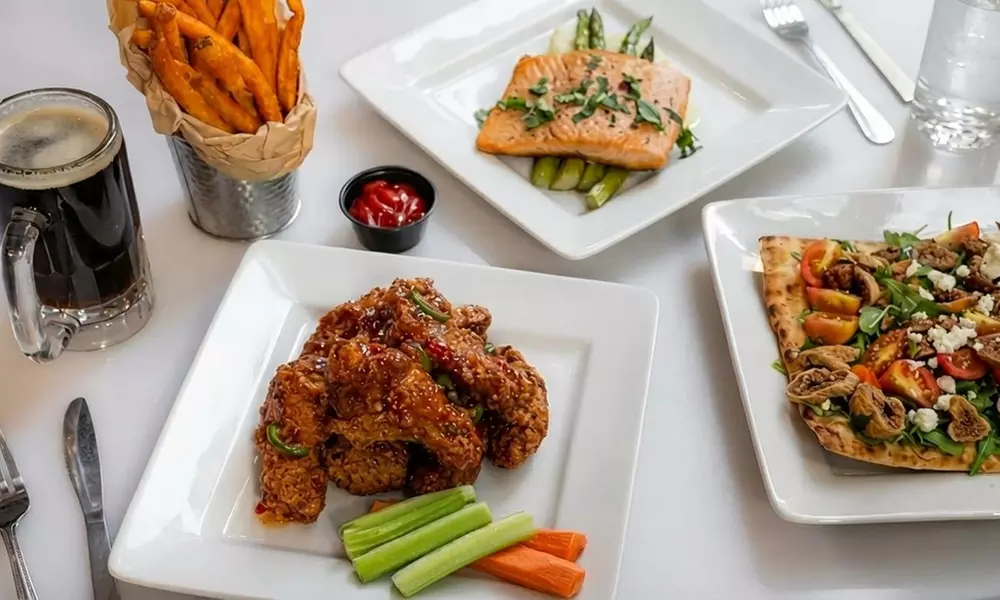 Get 3 Course Dinner For 2 or 4 w/Cocktails or $50/$100 Dining Credit