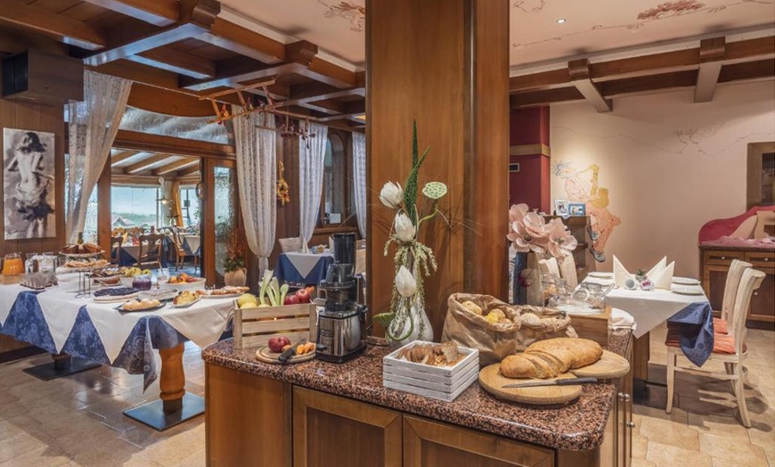 Image 10: Trentino: 1 o 2 notti con colazione, aperitivo o cena per 2