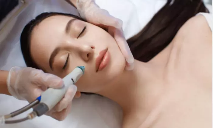 Hydro Janssen Facial for Radiant, Clear & Luminous Skin