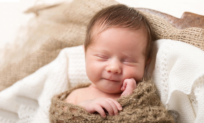 Image 5: Newborn Baby Photoshoot