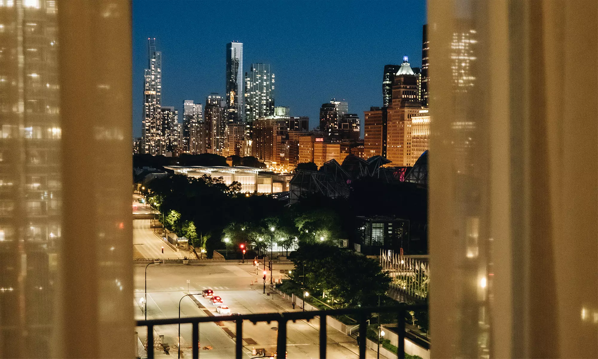Hotel Near Millennium Park w/ Breakfast or Valet for Select Options