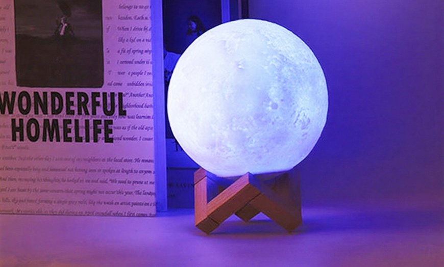 Image 2: 8cm Moon-Themed Night Light
