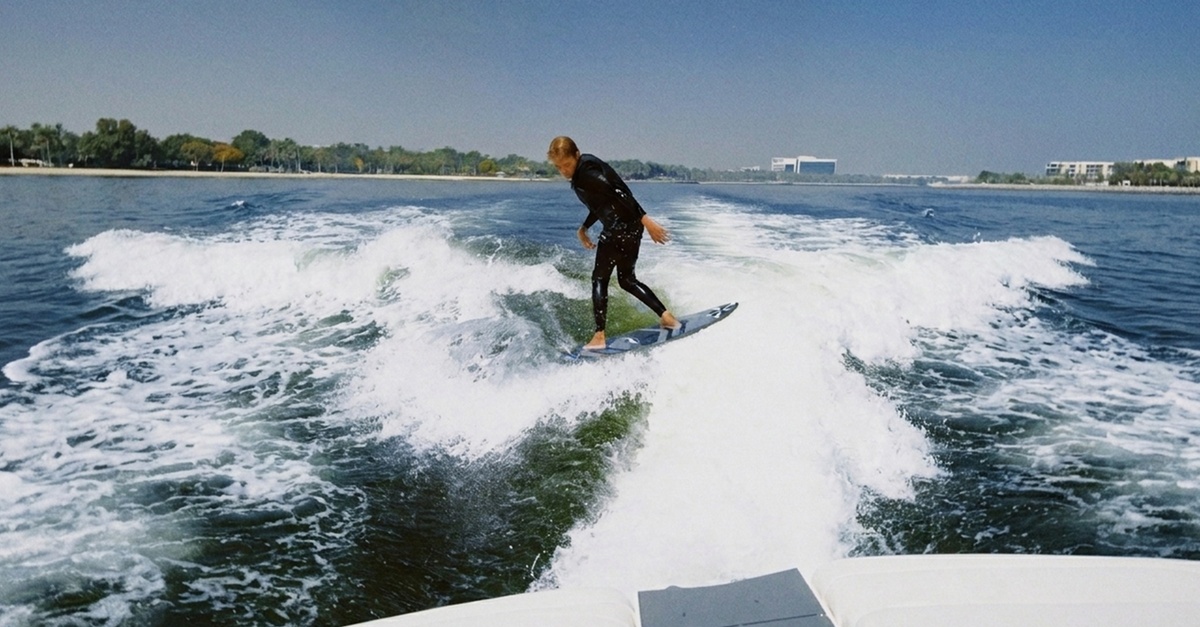Dubai Wakesurf: Shared Or Private Boat Experience Dubai Wakesurf: Shared Or Private Boat Experience