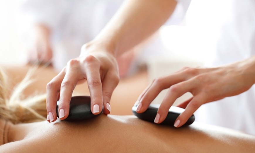 Image 3: Therapeutic/Pain Relief Massage or Escape Package w/ Choice of Massage