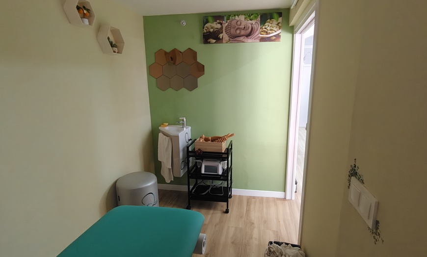 Image 4: 1 masaje relajante, descontracturante o deportivo para 1 persona 46% 