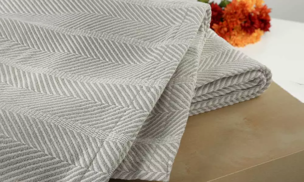 Bibb Home 100% Organic Cotton Weave Blanket - Primary Image