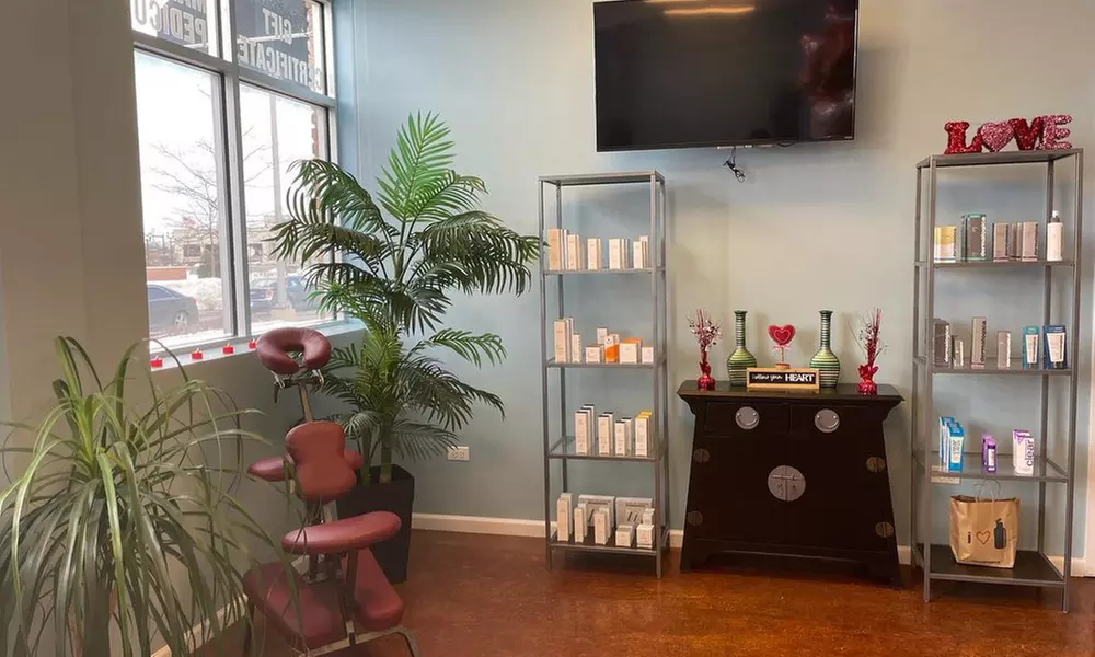 Experience Ultimate Relaxation: 60-Min Swedish Massage w/ Aromatherapy
