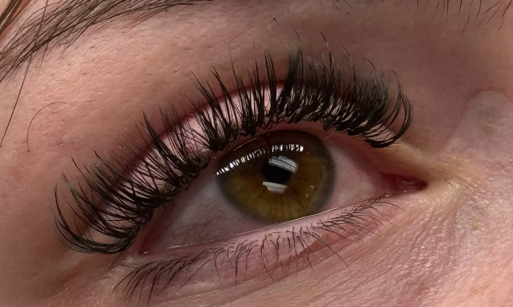 Get Volume Full Set or Hybrid Full Set at Elixir Beauty