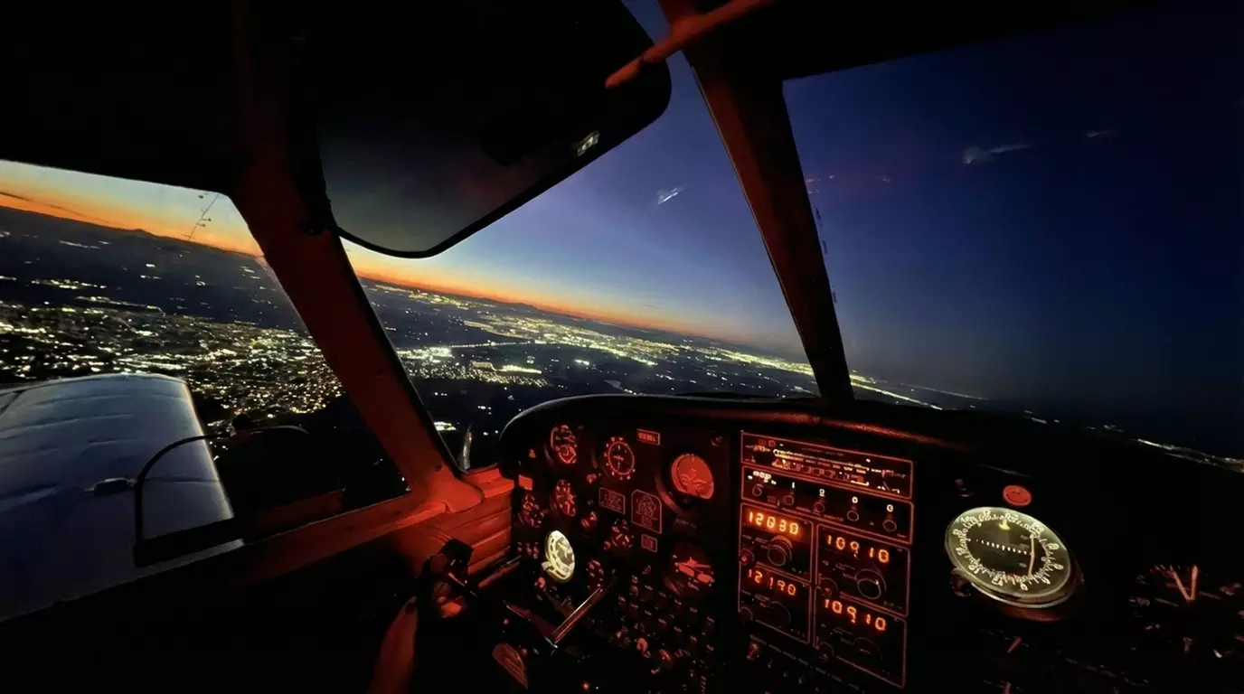 One-Hour Guided Flight Experience – Stockton Metropolitan Airport