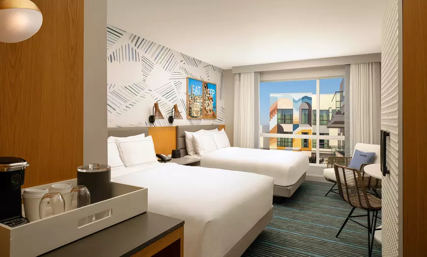 2 Queen Beds Room