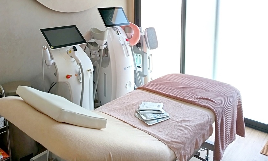 Image 2: "HydraGlow" ou "Hydraskin" : soin visage éclat et hydratation