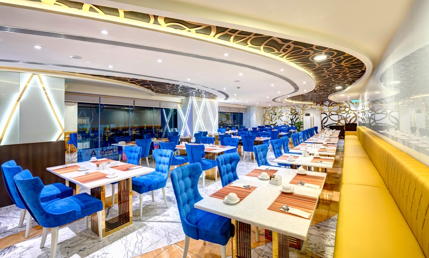 Image 8: 4* Weekend Brunch Buffet at the Award-Winning World's Tallest Hotel