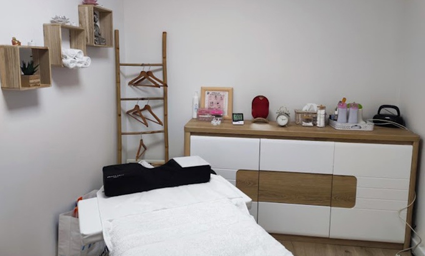 Image 3: Escapade bien-être : Soin head spa relaxation, évasion ou prestige