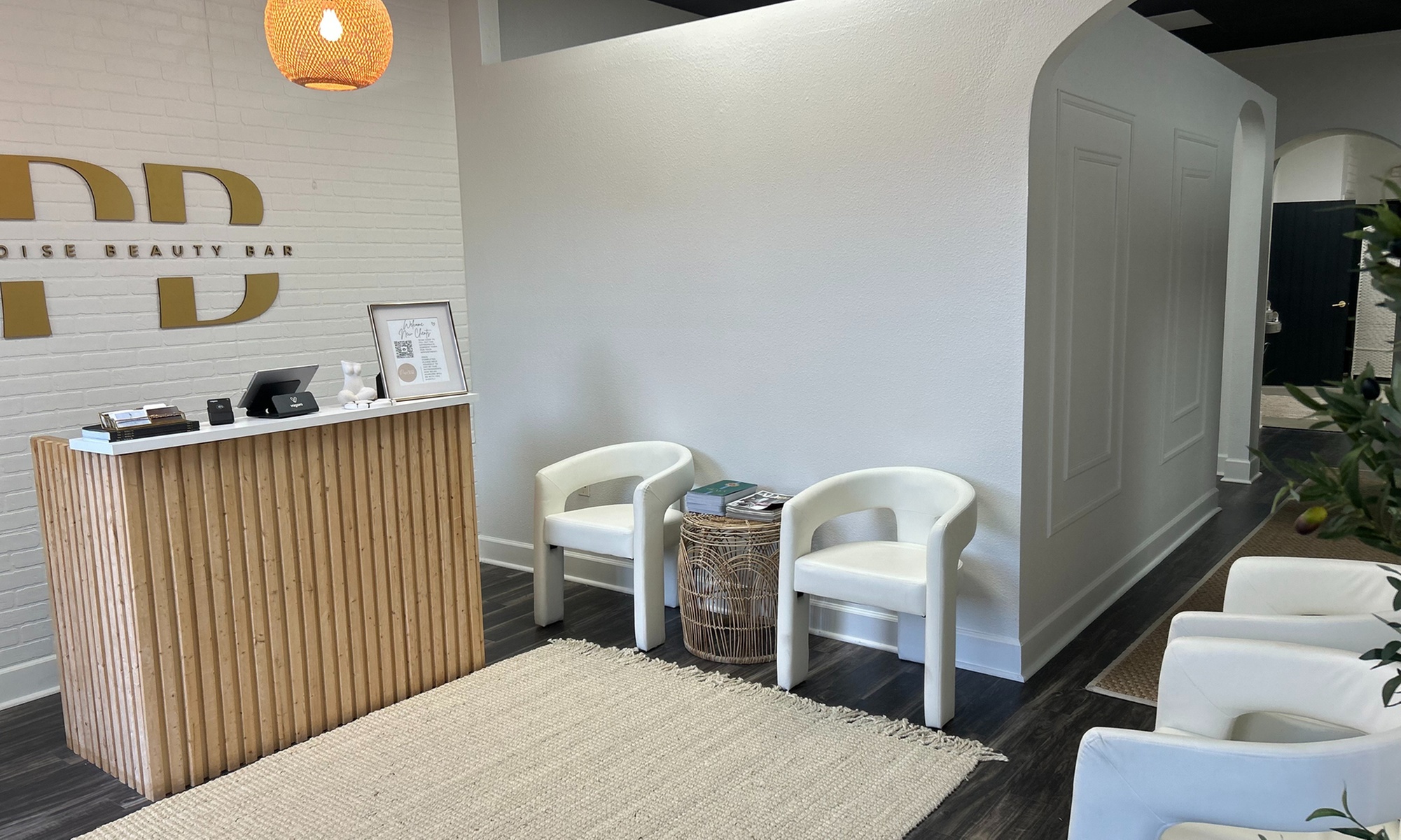 Rejuvenate with a 60-minute or 90-minuteHead Spa 