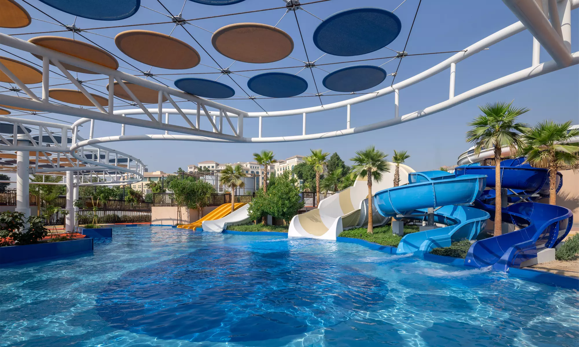 5*Dubai: One-Night Stay with Breakfast and Waterpark Access