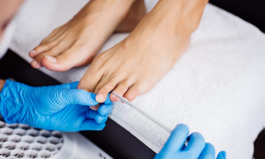 Image 3: Bis zu 55% Rabatt auf den Pediküre bei MRA-PODIATRY