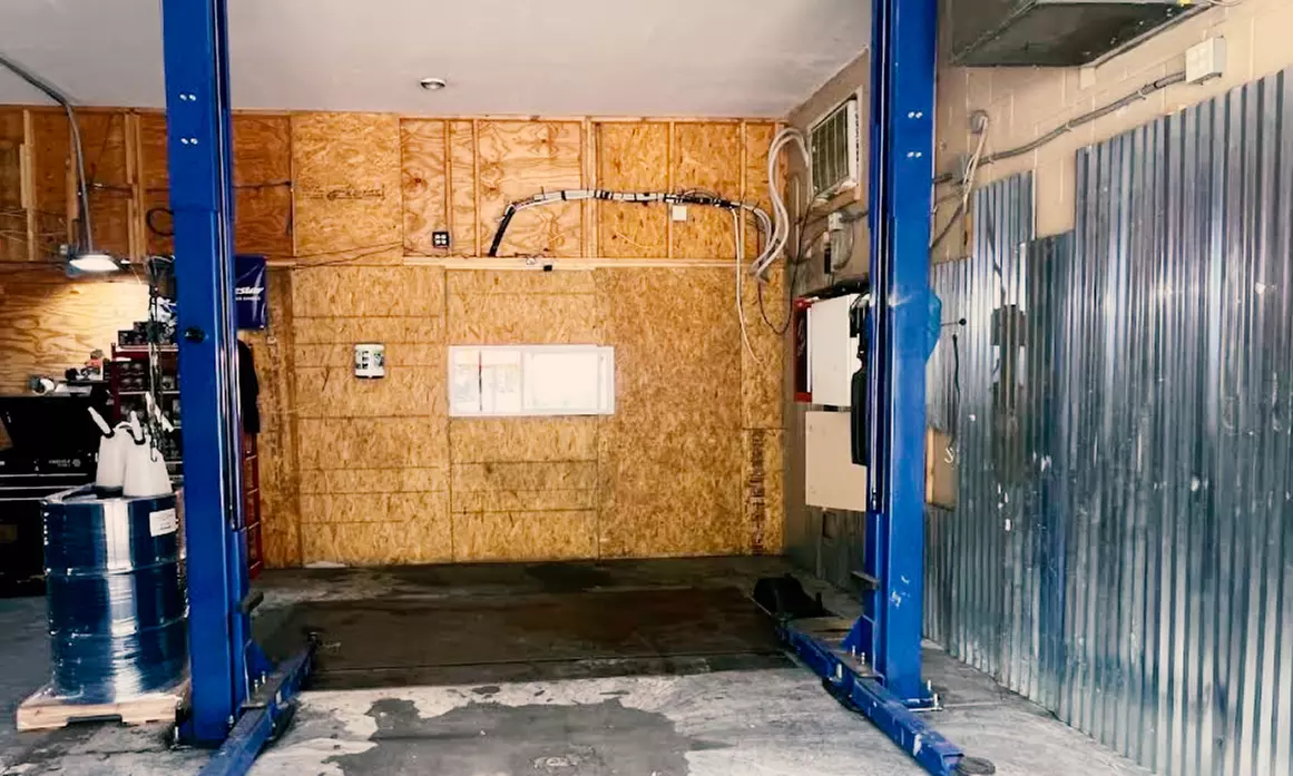 Conventional,Blend, Or Full Synthetic Oil Change + Filter Replacement