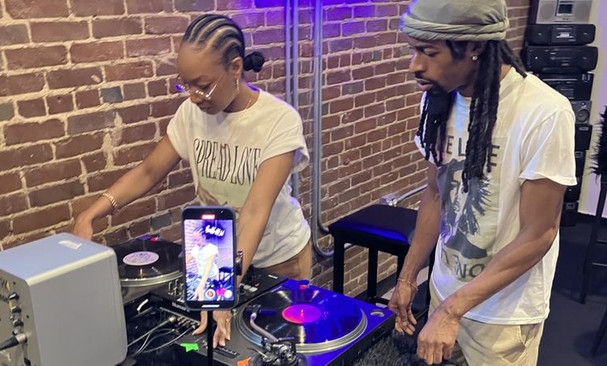 Image 3: Learn DJ Basics with a Twist