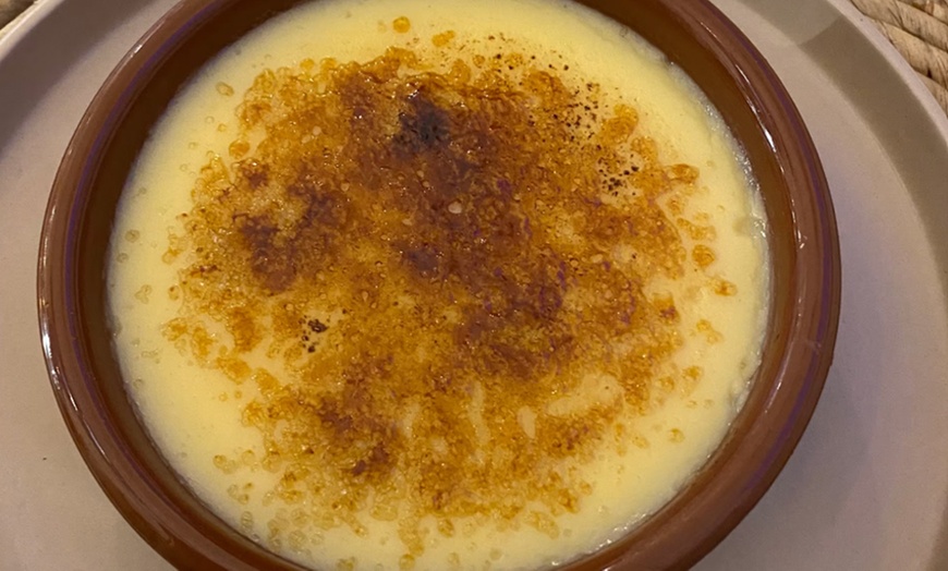 Image 9: Menú mediterráneo para 2 o 4 con postre y bebida o botella de vino