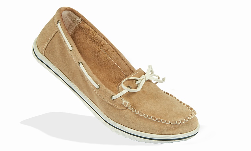 Image 2: Ladies' Leather Deck Shoes