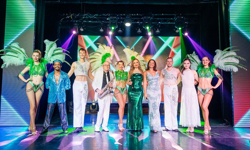 Image 5: "Évasion" : revue cabaret envoûtante avec menu "Glamour" en option