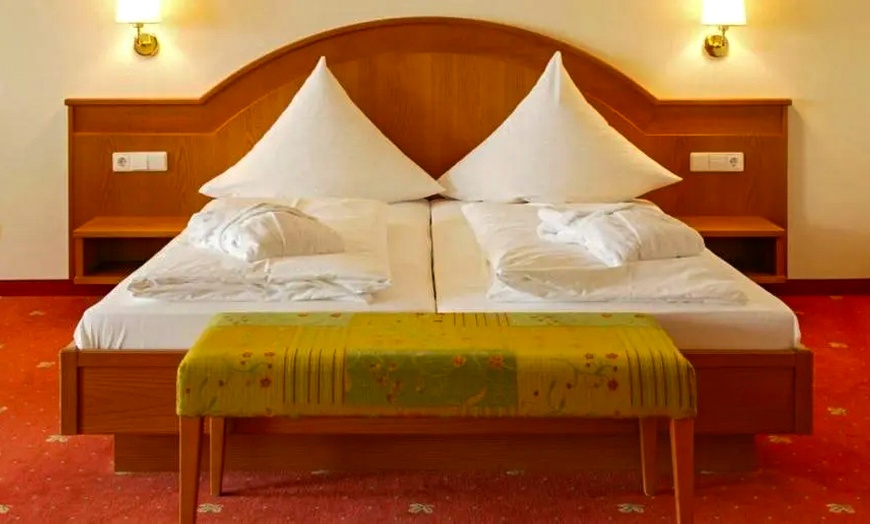 Image 17: Schwarzwald: Doppelzimmer mit Balkon & Spa, opt. mit 3/4-Pension