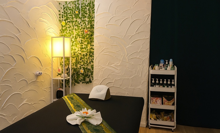 Image 2: 30 Min. Ganzkörper-Wellnessmassage – Verspannungen lösen