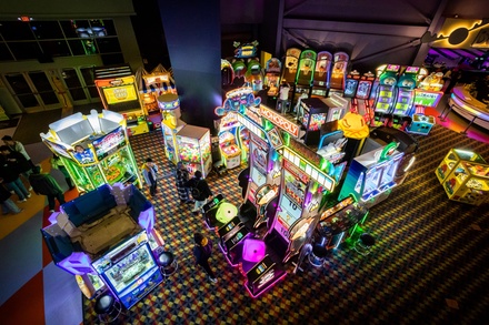 185-Point Card - Family Fun Center and Bullwinkle's Restaurant