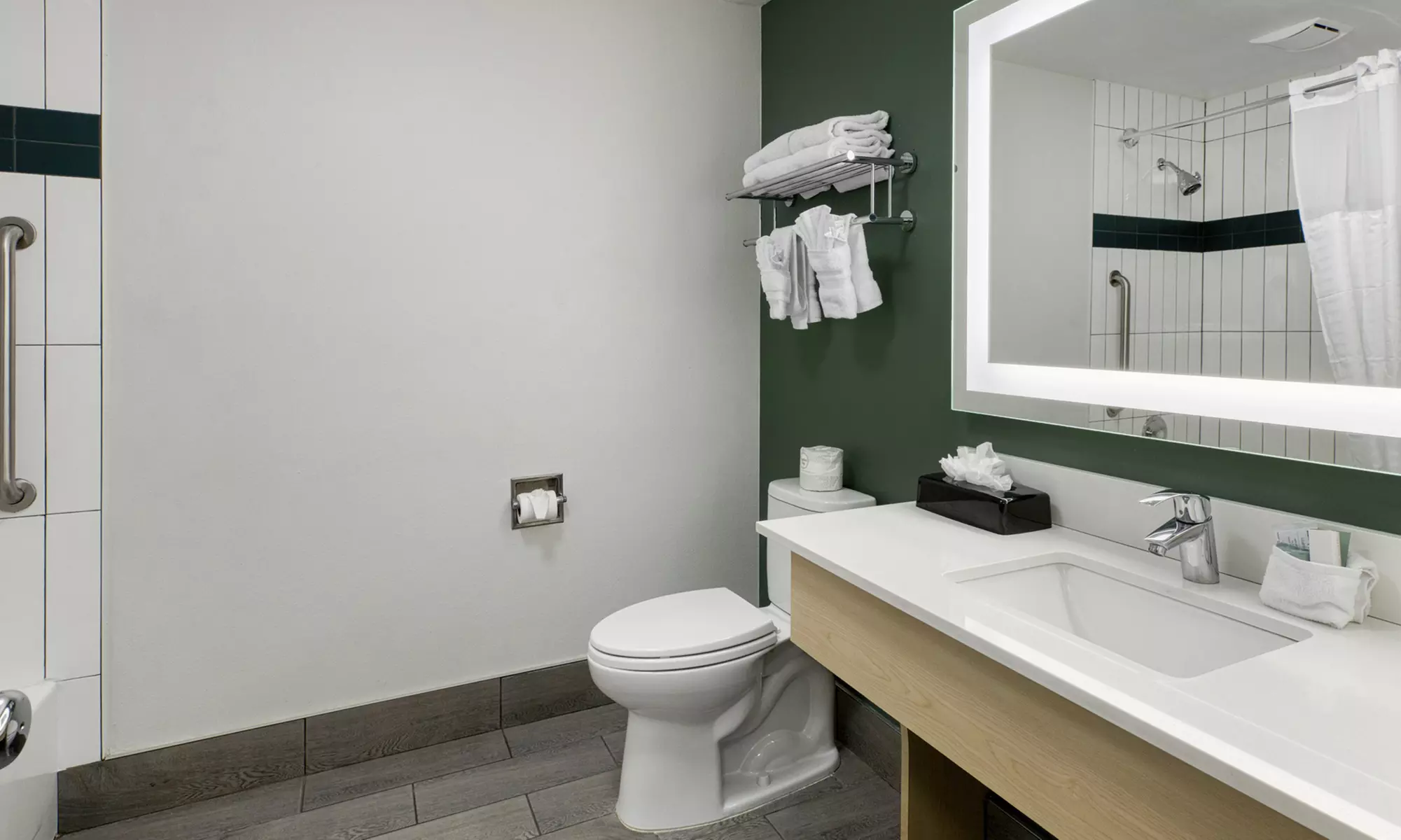 Member Pricing: Relaxing Portland-Area Stay w/ Pool & Free Breakfast