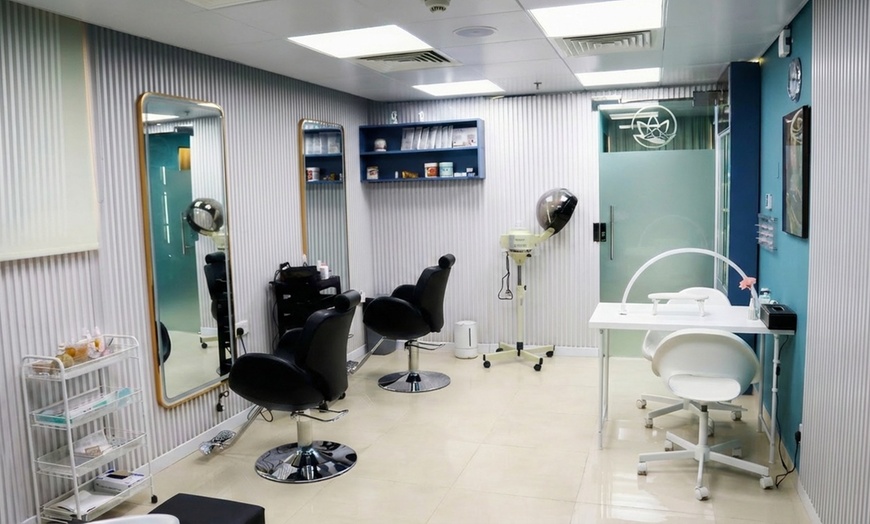 Image 4: 60 or 90 Minute Spa, Aromatherapy, Relaxation & Hot Stone Treatments