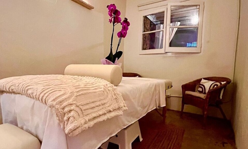 Image 2: Masaje relajante de 45, 60 o 90 minutos para una persona