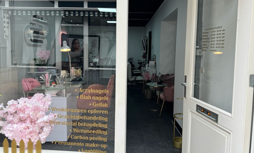 Image 8: Stralende blik met permanente make-up: voor je ogen of wenkbrauwen